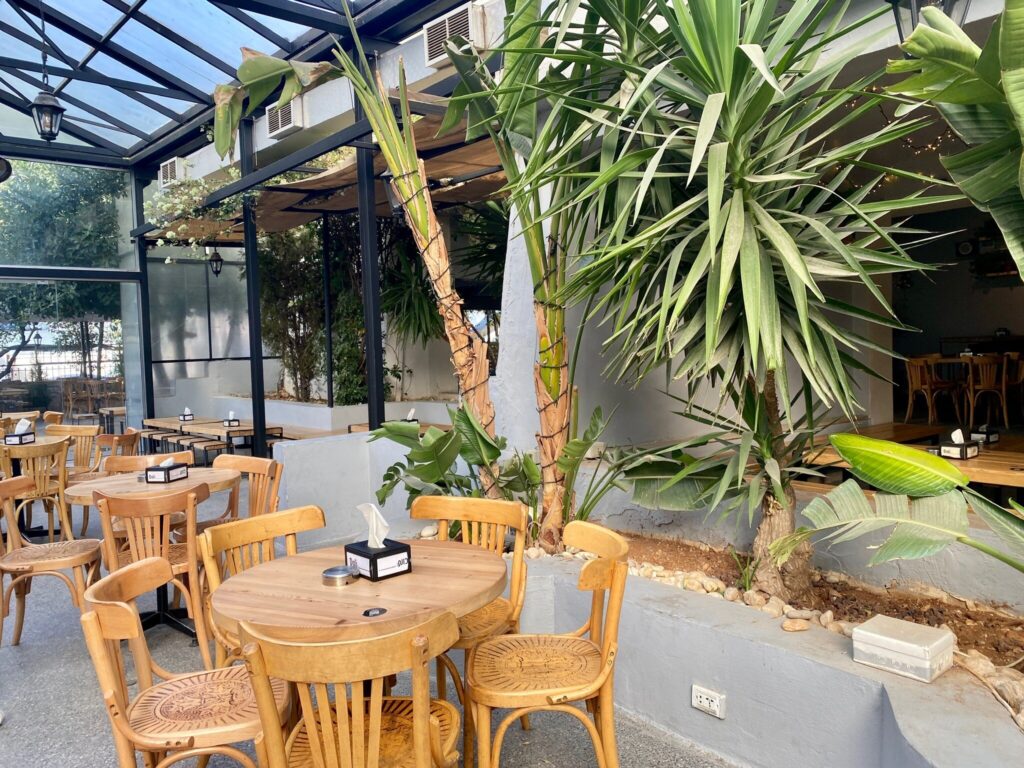 أفضل 10 مطاعم محلية في عمّان لعشاق الطعام الأصيل 10 Dali Cafe and Restaurent