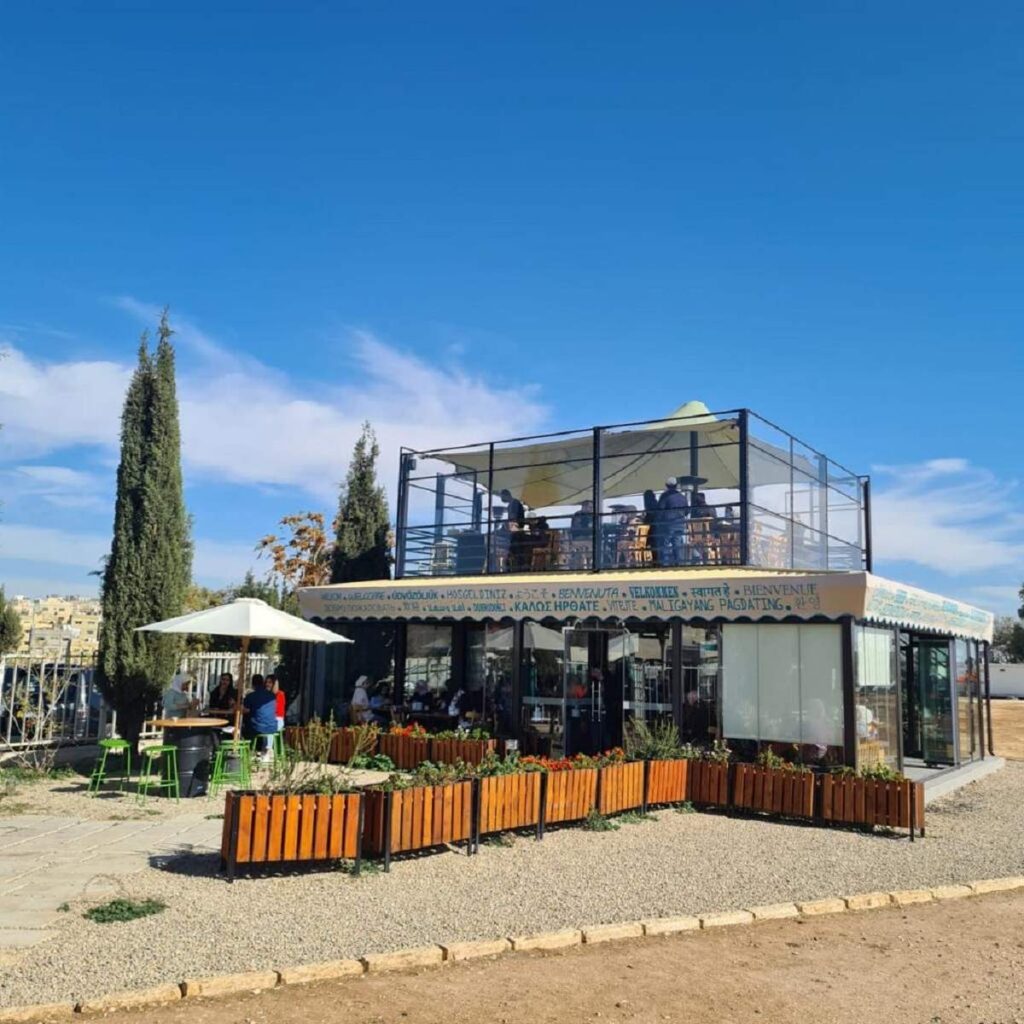 أفضل 10 مطاعم محلية في عمّان لعشاق الطعام الأصيل 11 Dar Nemeh Restaurant at the Citadel